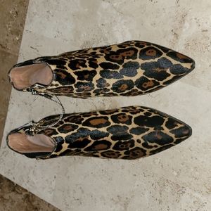 Antonio Melani calf hair leather animal print booties NWT, Size 6.5